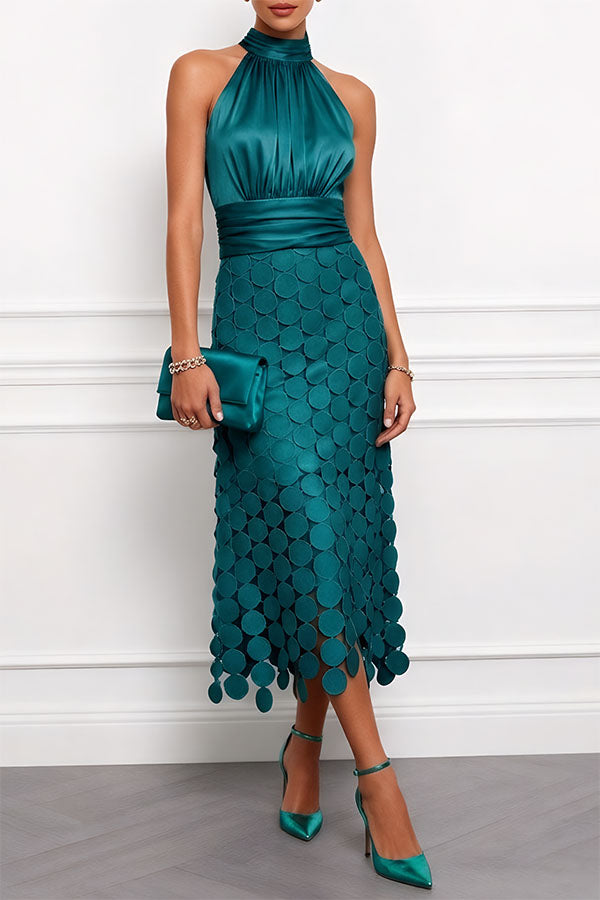 MIDIDRESS CHIQUE MET HALTERKOL VOOR VROUWEN
