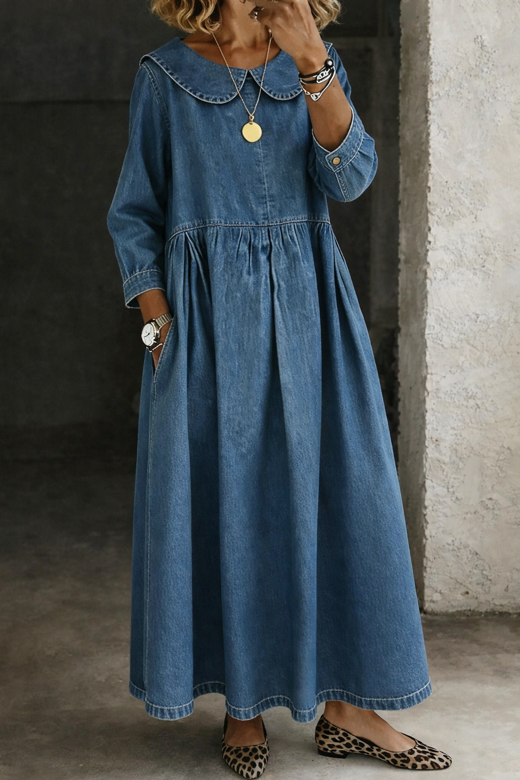 ROBE MET RONDE HALS VOOR VROUWEN