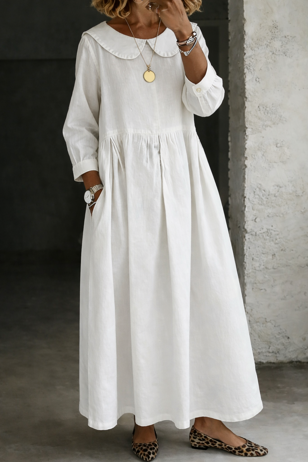 ROBE MET RONDE HALS VOOR VROUWEN