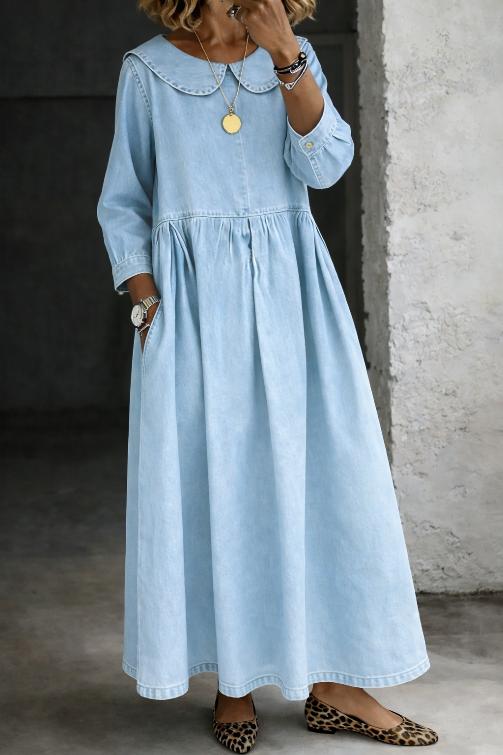ROBE MET RONDE HALS VOOR VROUWEN