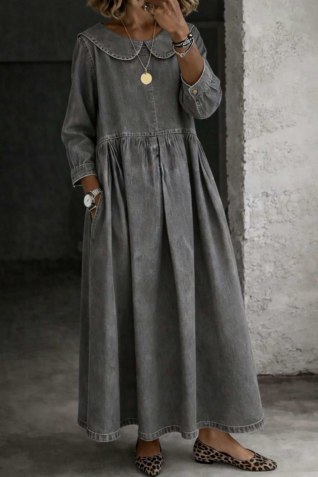 ROBE MET RONDE HALS VOOR VROUWEN