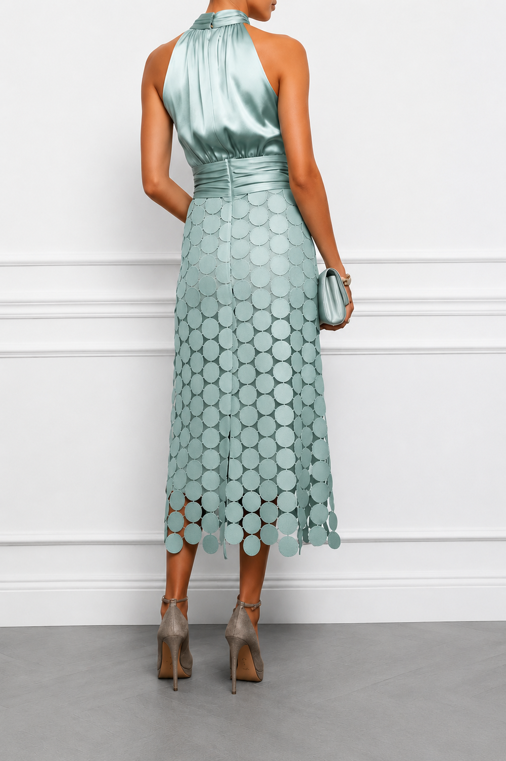 MIDIDRESS CHIQUE MET HALTERKOL VOOR VROUWEN