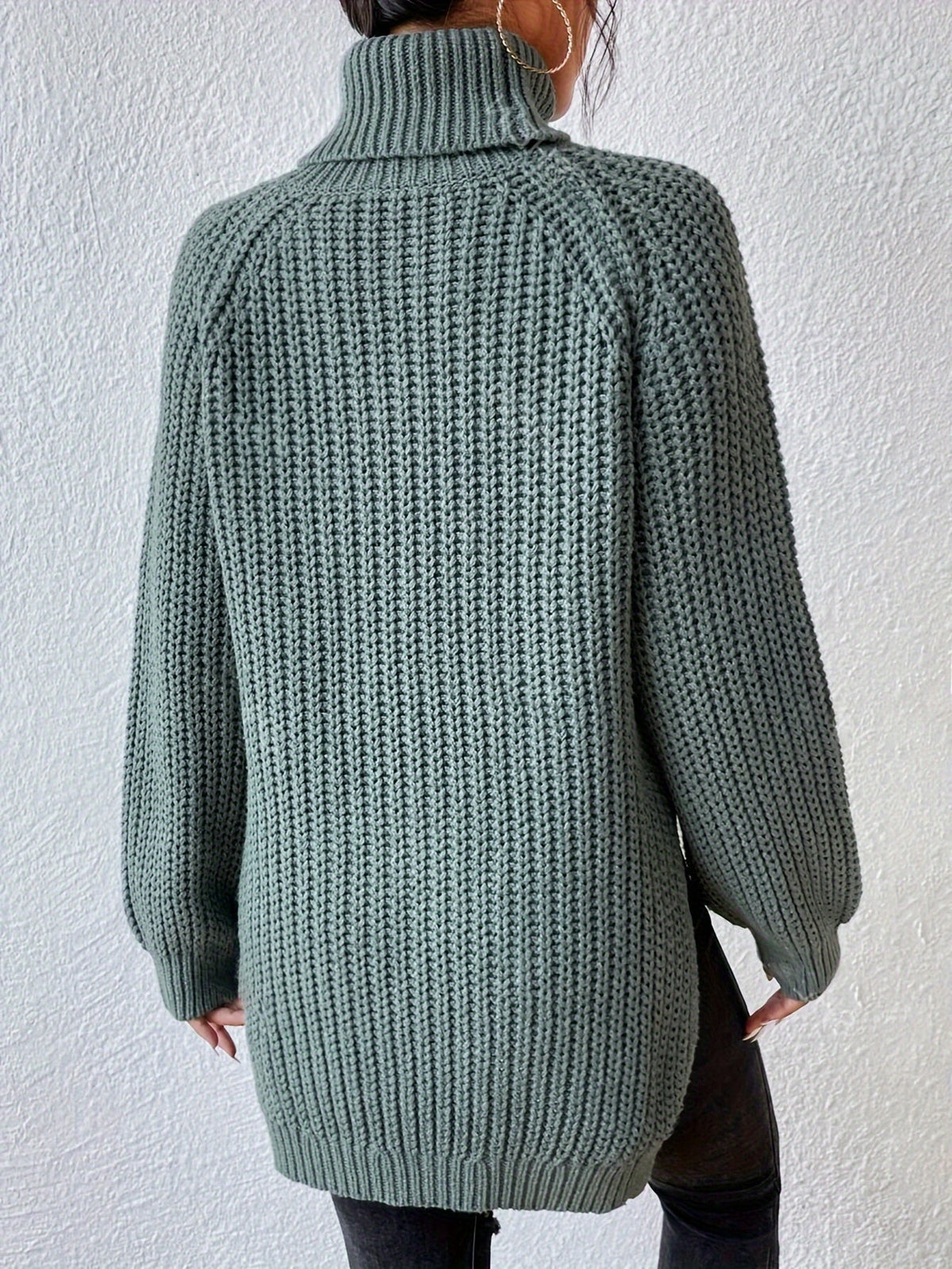 HOHE KOLLEN EN GESCHNITTEHEM SWEAT-SHIRT VOOR VROUWEN