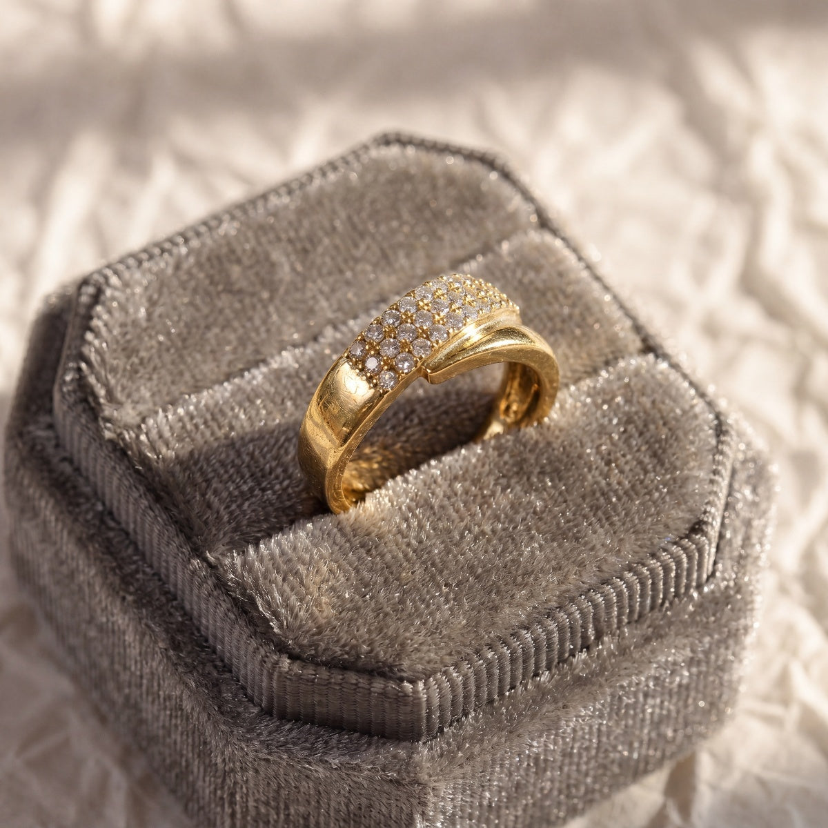 AANPASSBARE SYMBOLISCHE RING VOOR VROUWEN