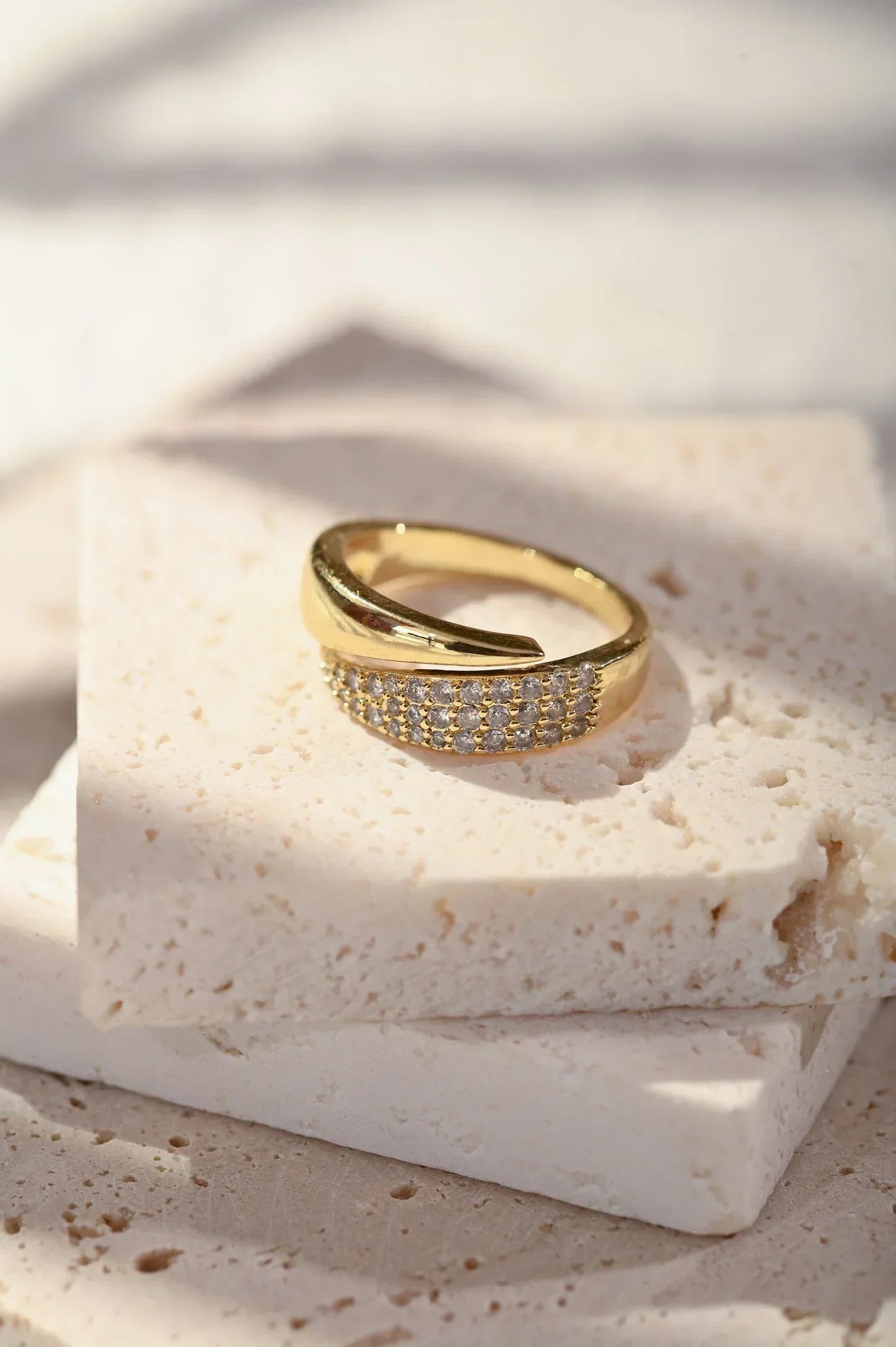 AANPASSBARE SYMBOLISCHE RING VOOR VROUWEN