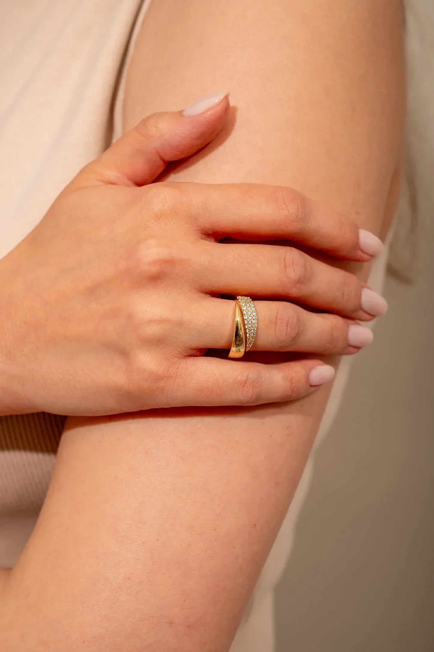 AANPASSBARE SYMBOLISCHE RING VOOR VROUWEN